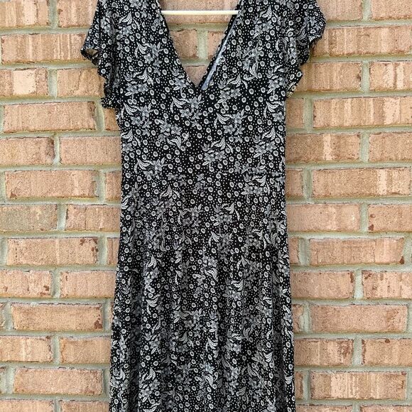 Floral Black and White Dress - Picture 7 of 7